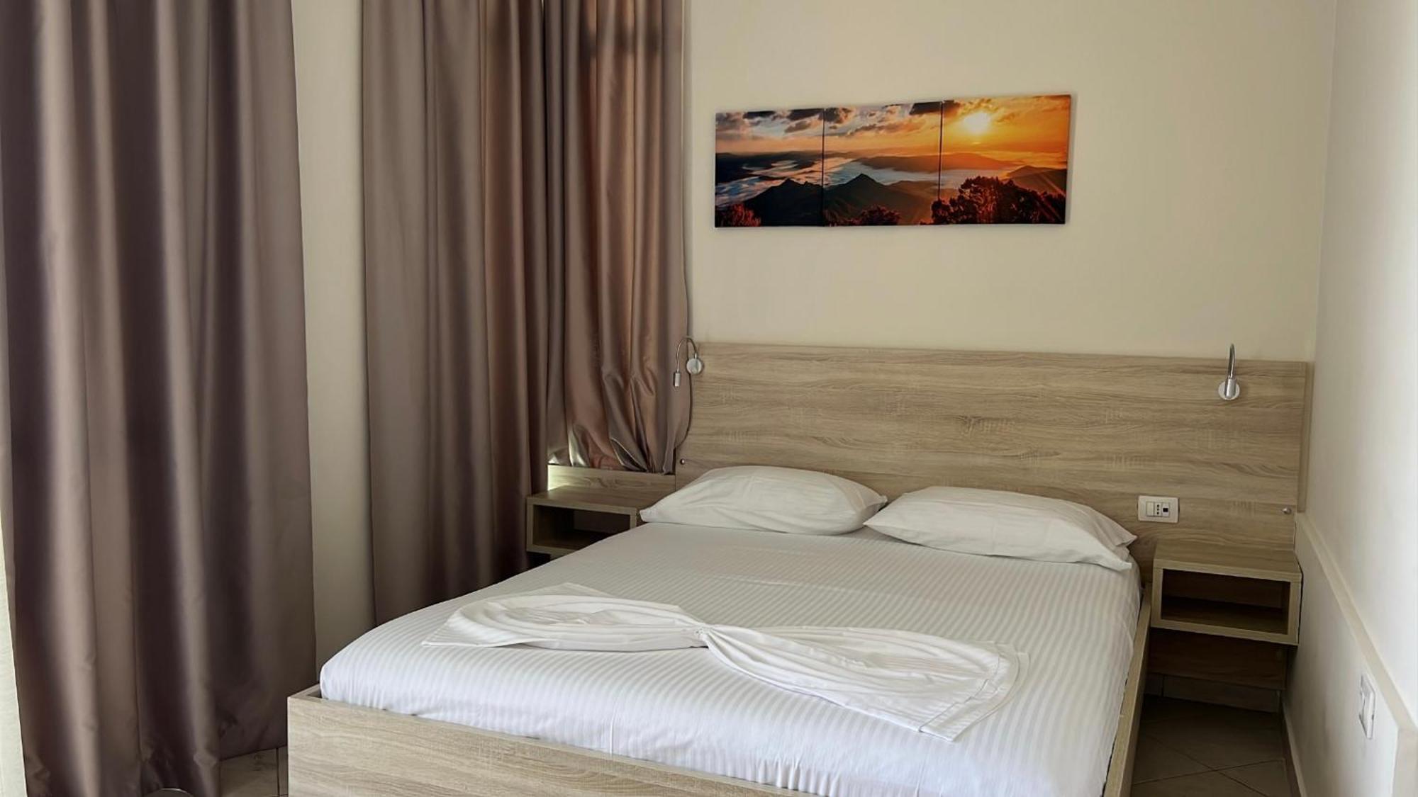 Hotel Jon Dhërmi Kültér fotó