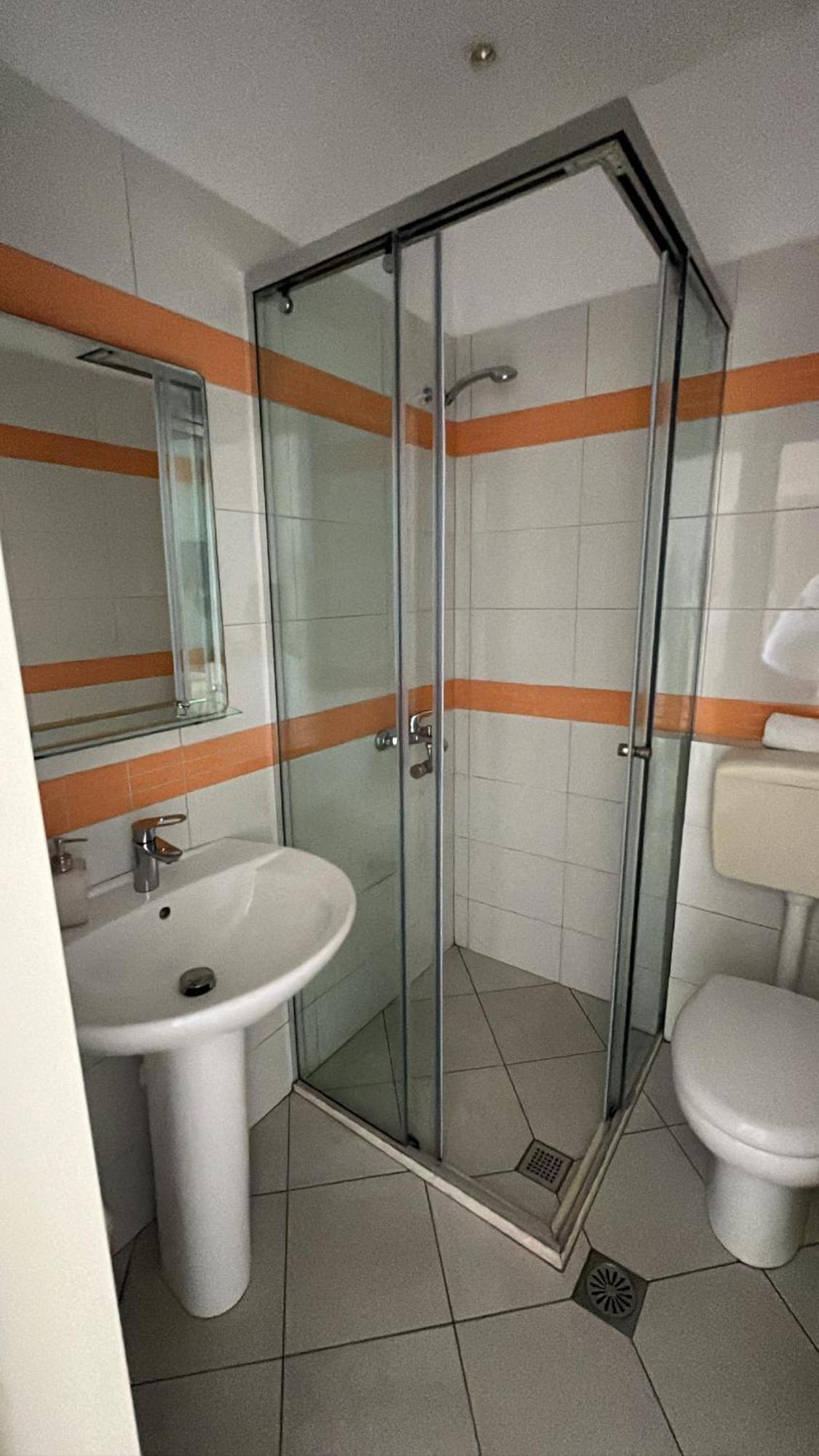 Hotel Jon Dhërmi Kültér fotó